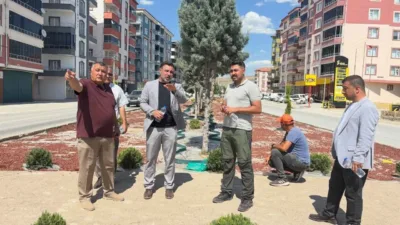 Yozgat'ın Yerköy ilçesinde çevre ve peyzaj düzenlemeleri sürüyor.