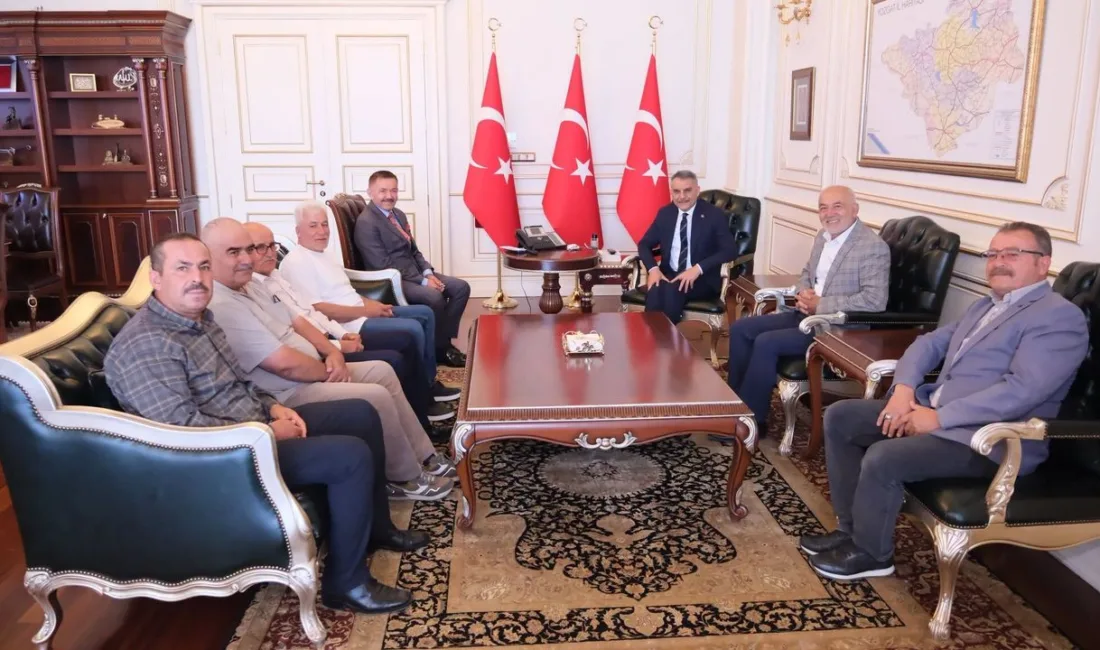 Yerköy ilçesindeki köy muhtarları, Yozgat Valisi Mehmet Ali Özkan'ı ziyaret