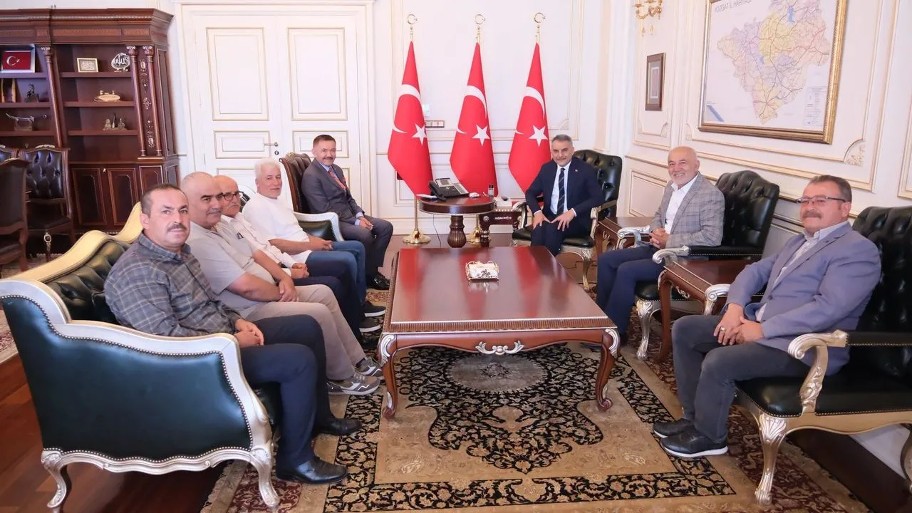 Yerköy ilçesindeki köy muhtarları, Yozgat Valisi Mehmet Ali Özkan'ı ziyaret