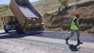 Yozgat İl Özel İdaresi, yaz aylarında asfalt çalışmalarını artırarak kırsal