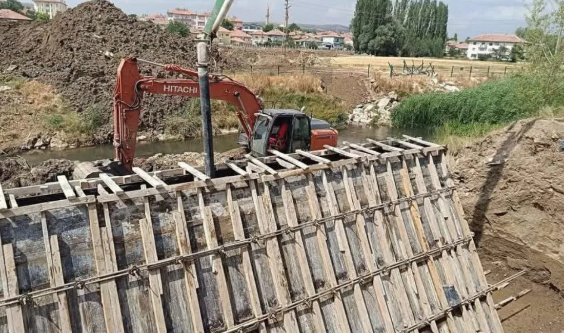 Yozgat'ın Çandır ilçesinde taşkın riskini en aza indirmek amacıyla başlatılan