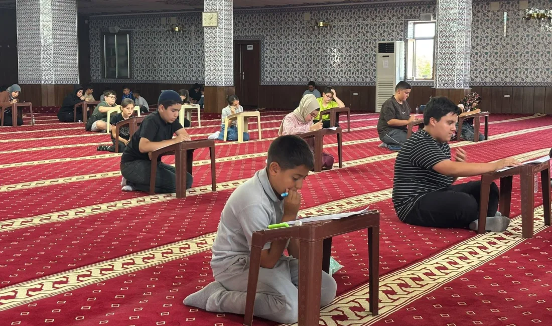 Yerköy’de Yaz Kur’an Kurslarına katılan ilkokul ve ortaokul öğrencileri, düzenlenen