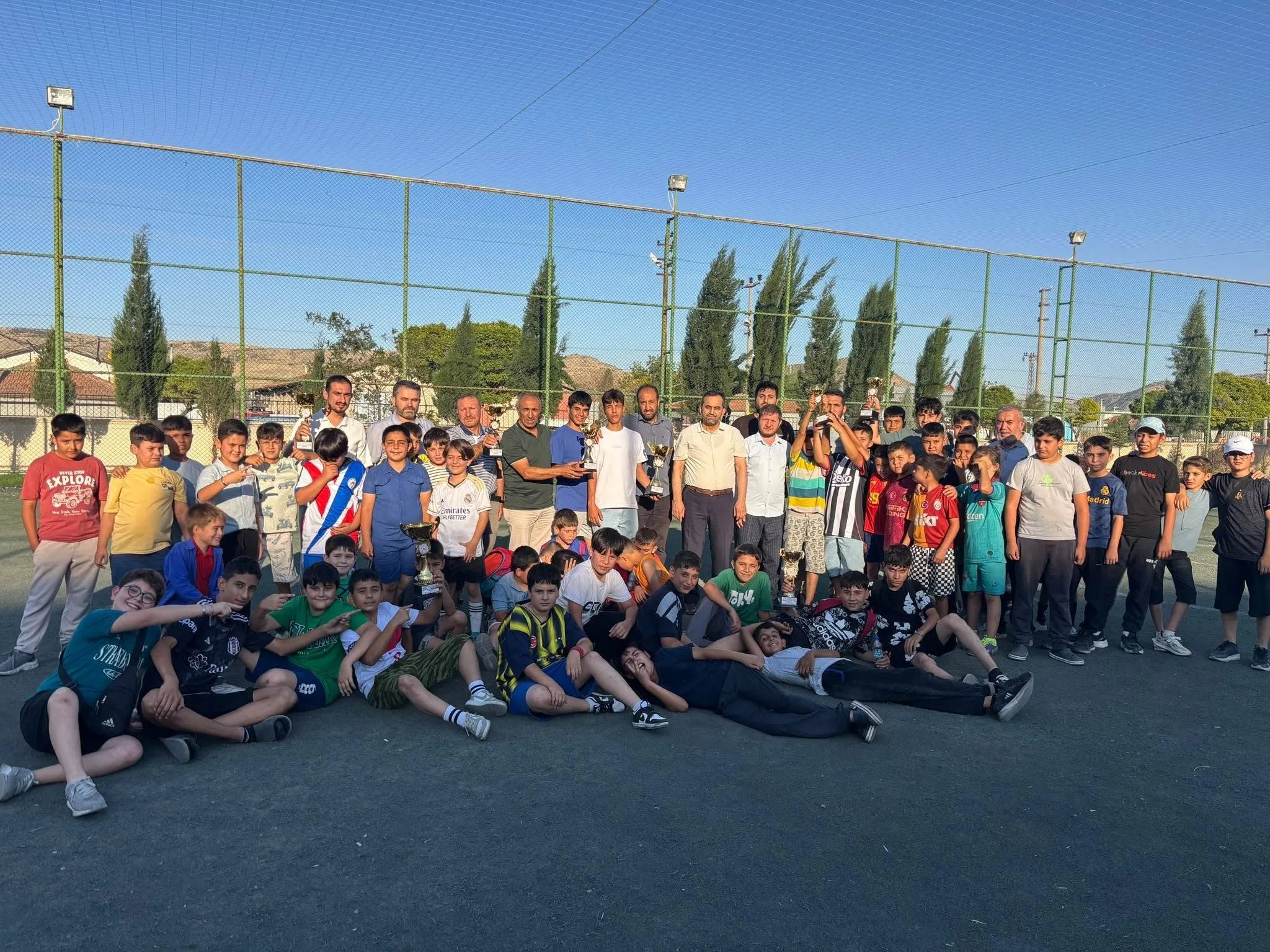Yerköy’de Yaz Kur’an Kurslarına devam eden öğrenciler, düzenlenen halı saha