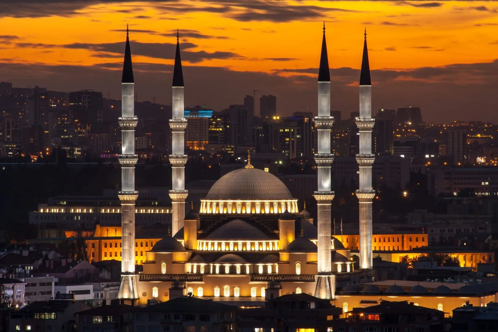 Mersin'in il merkezi ve ilçelerinde cuma namazının saat kaçta kılınacağı