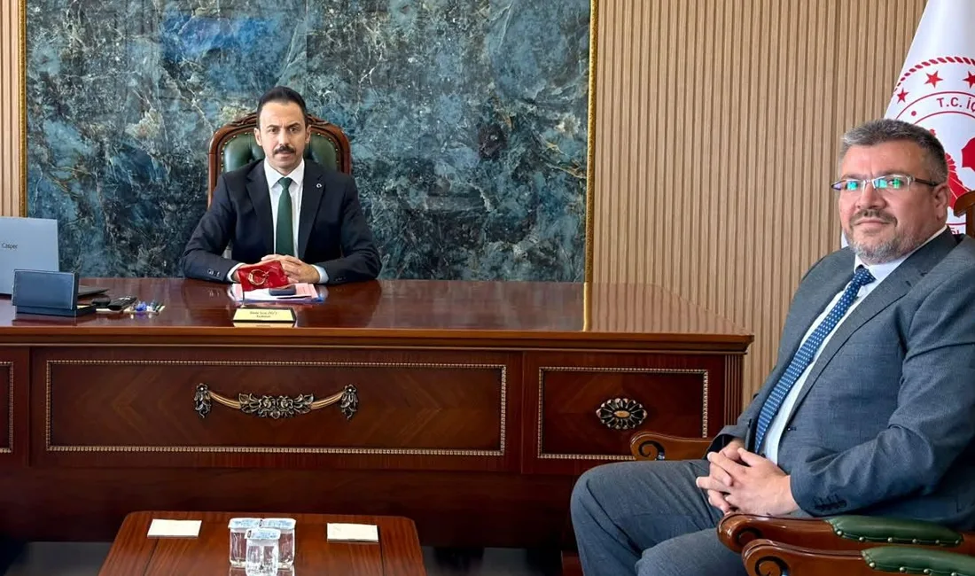 Çiçekdağı İlçe Müftüsü olarak göreve başlayan Ali Meşe, Kaymakam Durdu