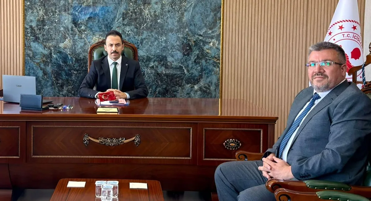 Çiçekdağı İlçe Müftüsü olarak göreve başlayan Ali Meşe, Kaymakam Durdu