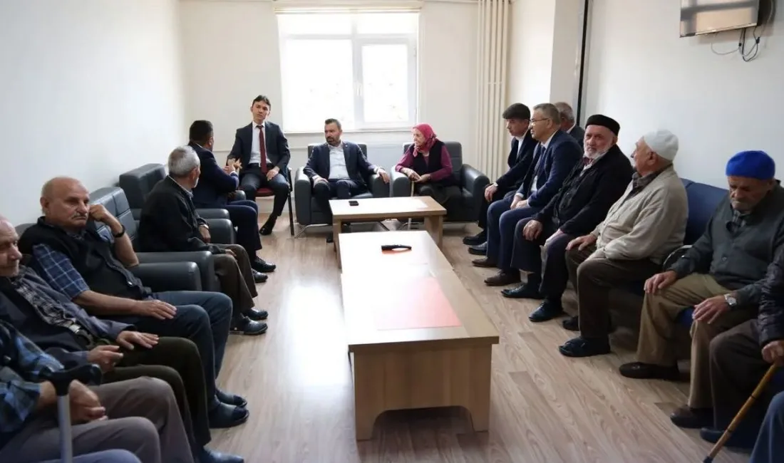 AK Parti Yozgat Milletvekili Süleyman Şahan, Akdağmadeni’ndeki programında ilçe teşkilatıyla
