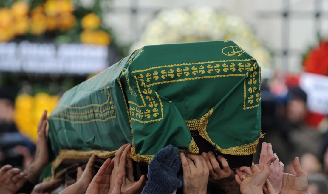 Köseyusuflu köyünden merhum Berber Bekir Akgül’ün eşi Nazife Akgül hayatını