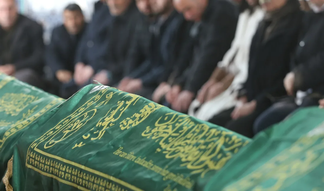 Karacaahmetli köyünden gelme, 60 Evler Mahallesi sakinlerinden Hatice Demir vefat