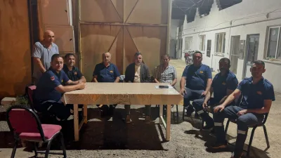 Yerköy Belediye Başkanı Fatih Arslan, İtfaiye Müdürlüğü'nde görev yapan itfaiye