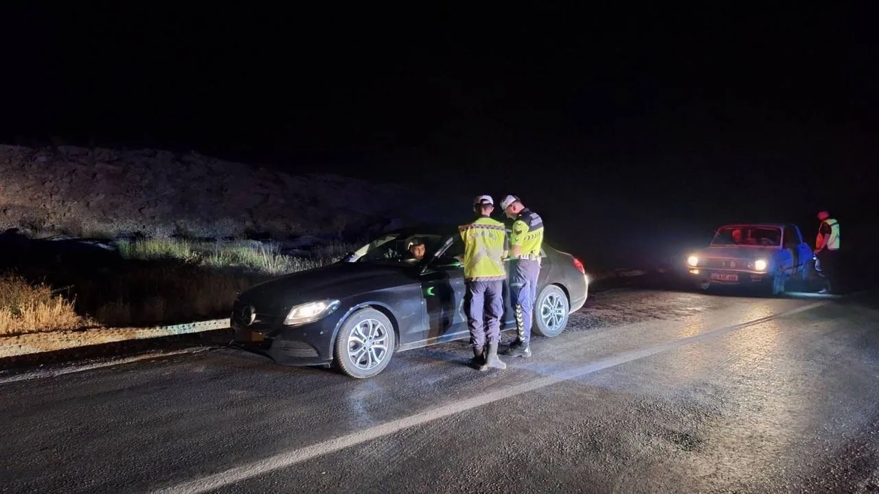 Yozgat'ta yapılan trafik denetimlerinde, daha önce alkollü araç kullanmaktan ehliyeti