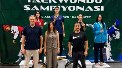 Yerköylü taekwondo sporcusu İrem Örül, Gaziantep'te düzenlenen GAZİ Kulüpler Türkiye