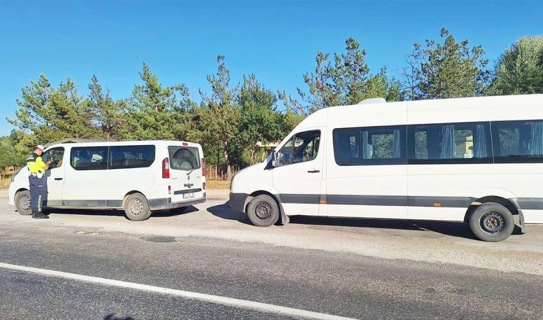 Yozgat'ın Çayıralan ilçesinde jandarma ekipleri, yolcu taşımacılığı yapan araçlar üzerinde