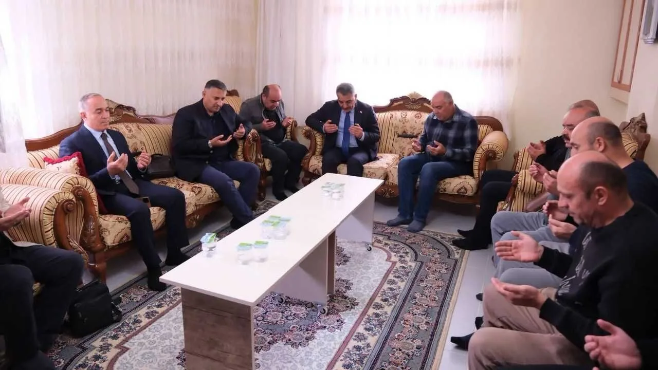 Yozgat Valisi Mehmet Ali Özkan, vefat eden İbrahim Mermertaş’ın ailesine