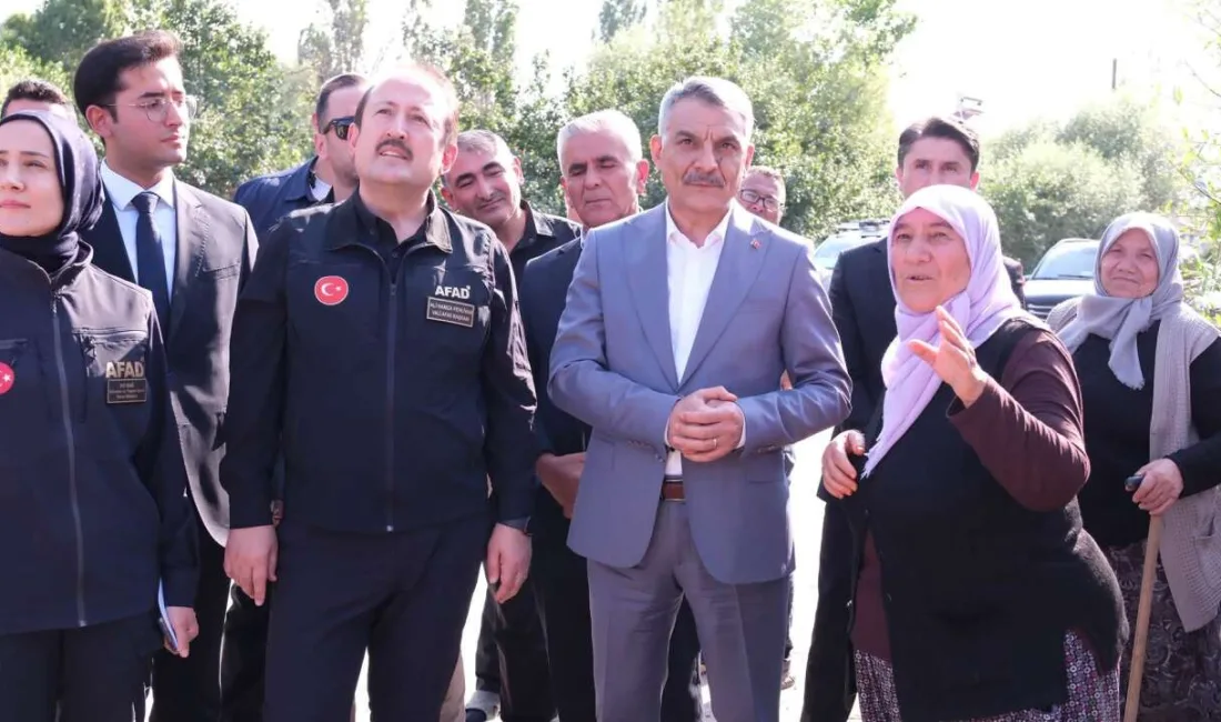 Yozgat'ta AFAD Başkanı Ali Hamza Pehlivan, depremzedelerin yeni konutlarına yerleşme