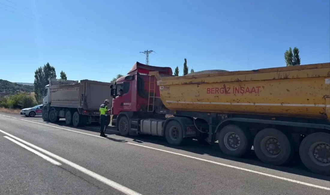 Yozgat genelinde yük taşıyan araçlara yönelik trafik denetimleri sürüyor. Jandarma