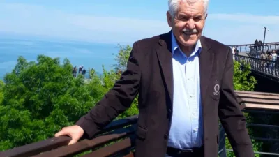 İlçemizde Muzaffer Alpoğlu’nun vefatı ailesini, yakınlarını ve sevenlerini üzdü.