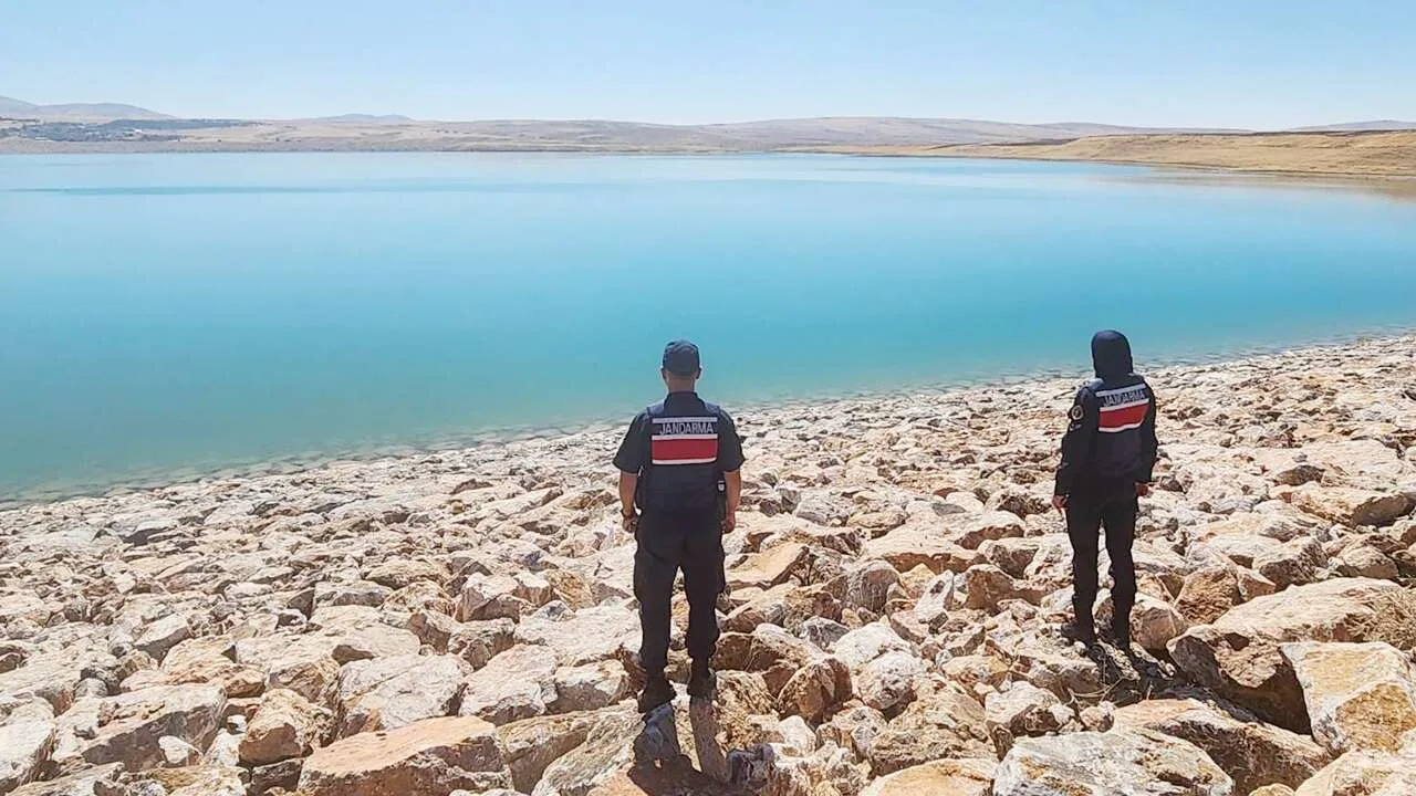 Yozgat'ın Boğazlıyan ilçesinde jandarma, baraj ve gölet çevrelerinde denetim gerçekleştirdi.