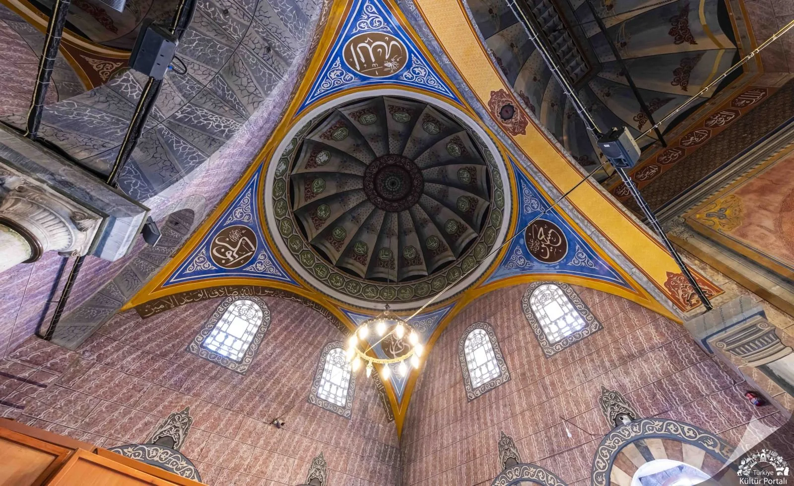Osmaniye geneli için 4 Eylül Cuma cuma namazı saatleri merak
