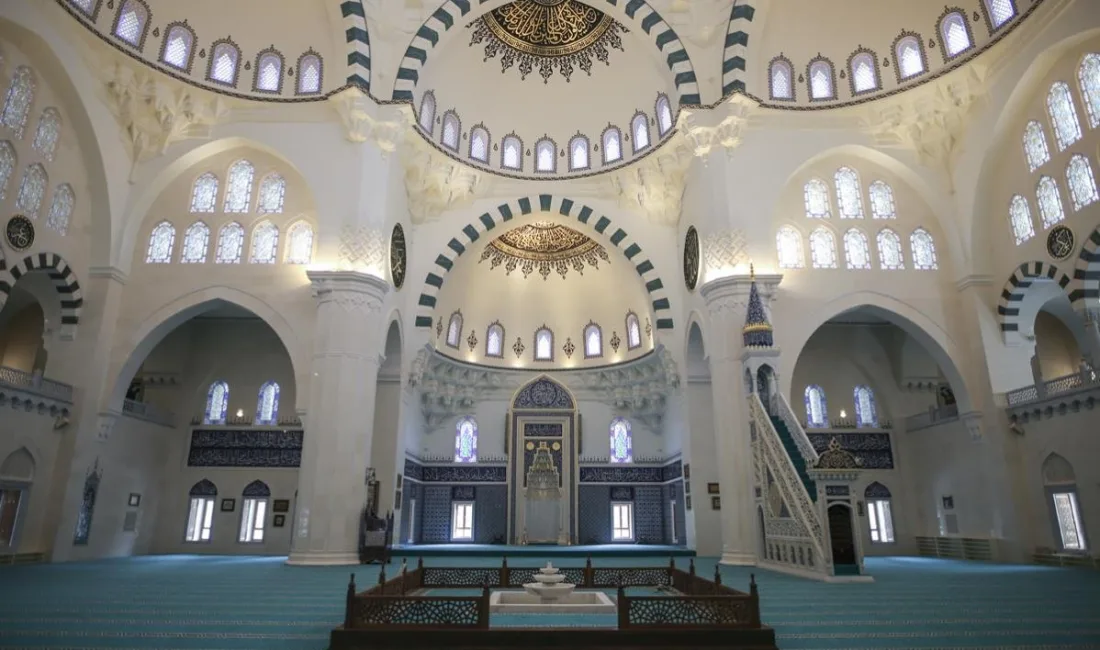 4 Eylül Cuma Van'ın il merkezi ve ilçelerine ait cuma