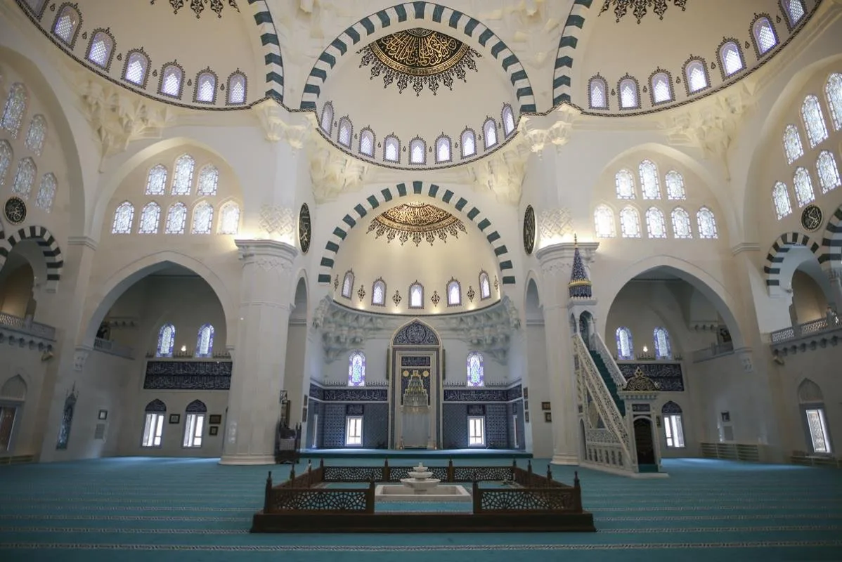 4 Eylül Cuma Hakkari cuma namazı vakitleri il merkezi ve