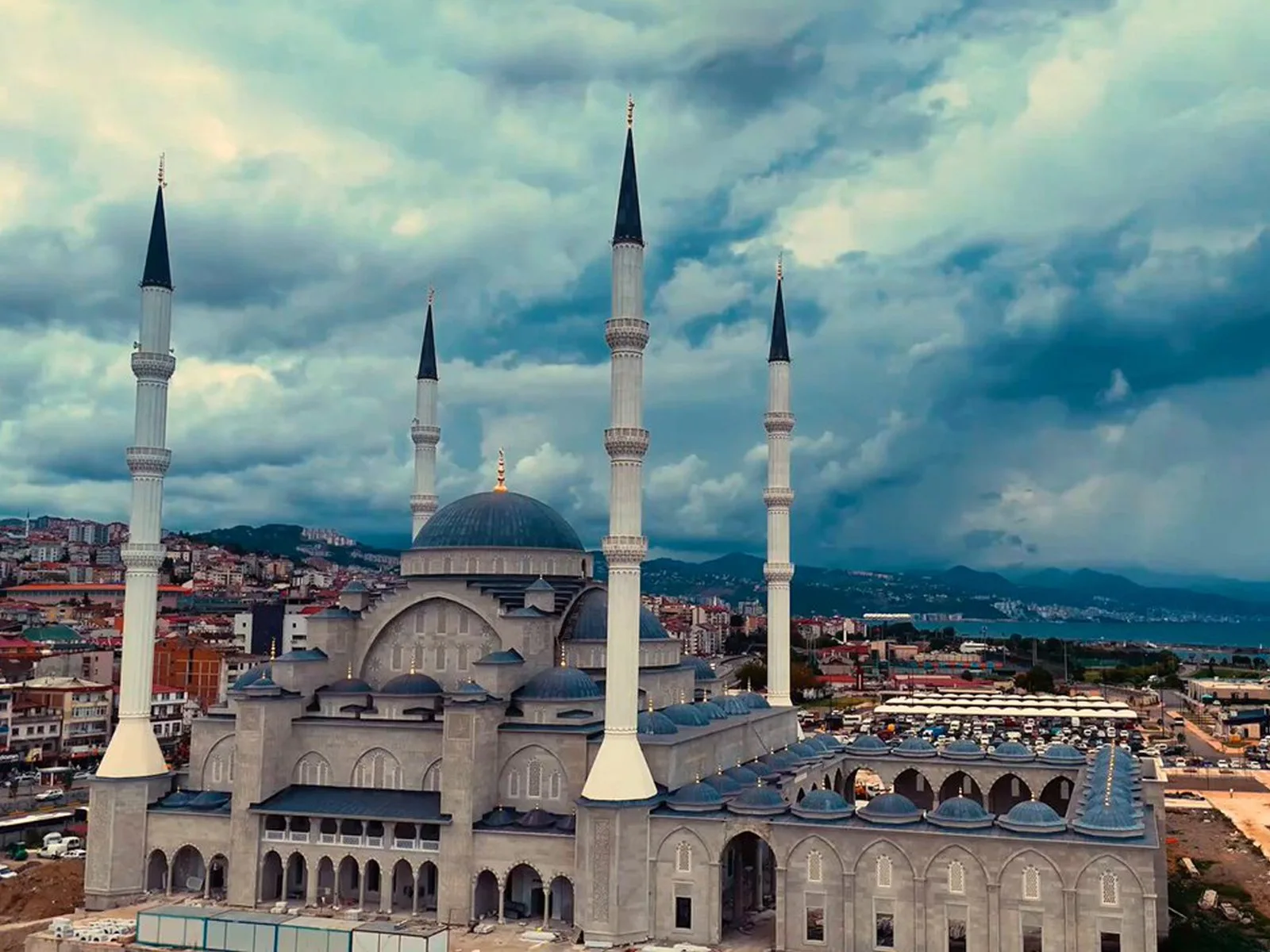 Erzurum genelinde cuma namazına katılacak vatandaşlar 4 Eylül Cuma vakitlerini