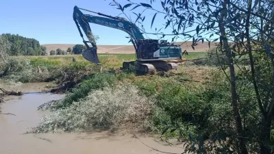 Yozgat’ın farklı noktalarında taşkın riskini azaltmak amacıyla yürütülen dere ıslahı