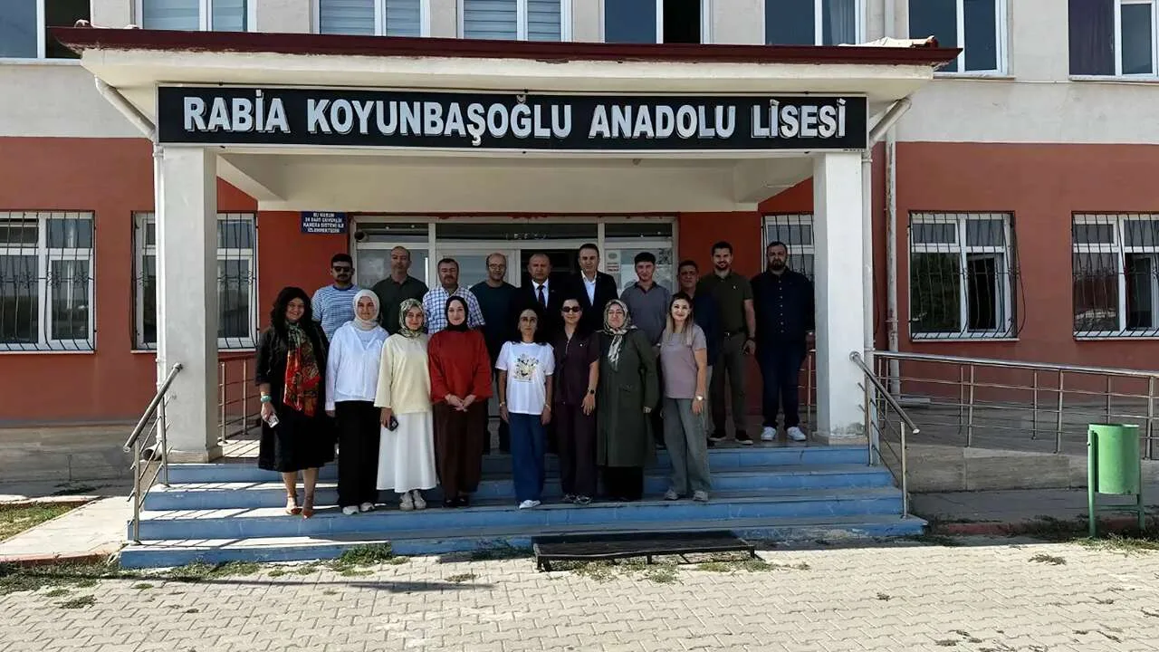 Yozgat'ın Yerköy İlçesi'nde bulunan Rabia Koyunbaşoğlu Anadolu Lisesi, yeni eğitim-öğretim