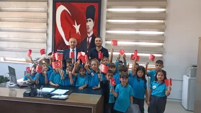 Yerköy’de uyum haftasına katılan birinci sınıf öğrencileri, İlçe Millî Eğitim