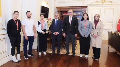 Türkiye Mas Güreş Şampiyonası’nda kadınlar kategorisinde birinci olan Yozgat Mas