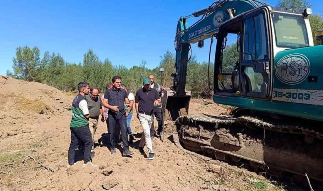 Yozgat'ta Devlet Su İşleri (DSİ) ekipleri, Kanak Çayı'ndaki ıslah ve