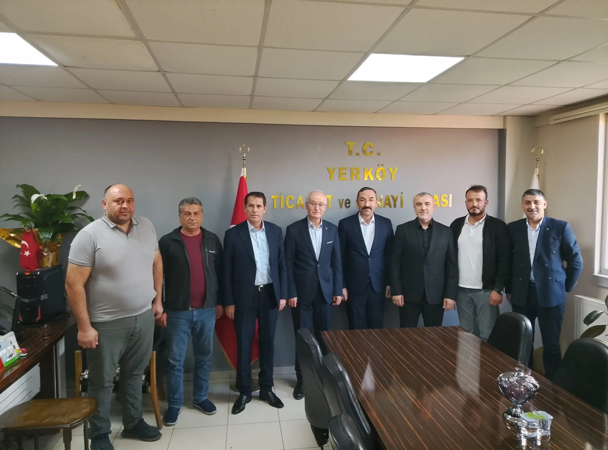 Yerköy Ticaret ve Sanayi Odası Başkanı Adem Metin, iş dünyasından