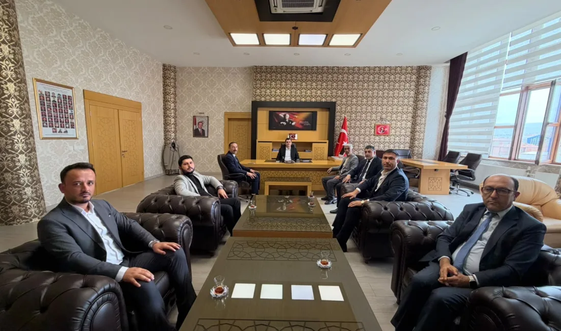 Yerköy Ticaret ve Sanayi Odası Başkanı Adem Metin ve beraberindeki