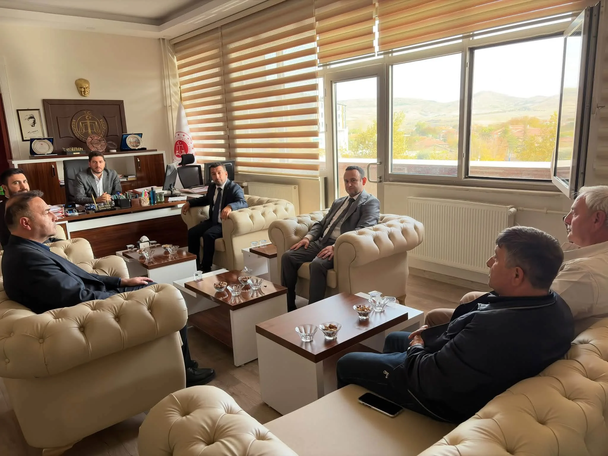 AK Parti Yerköy İlçe Başkanlığı heyeti, Yerköy Adliyesi’ne gerçekleştirdiği ziyarette