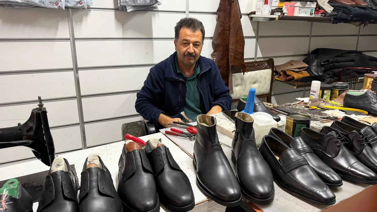 Yerköy’de Böyle Bir Usta Olduğunu Biliyor muydunuz? Hakiki Deriyi El Emeğiyle İşliyor