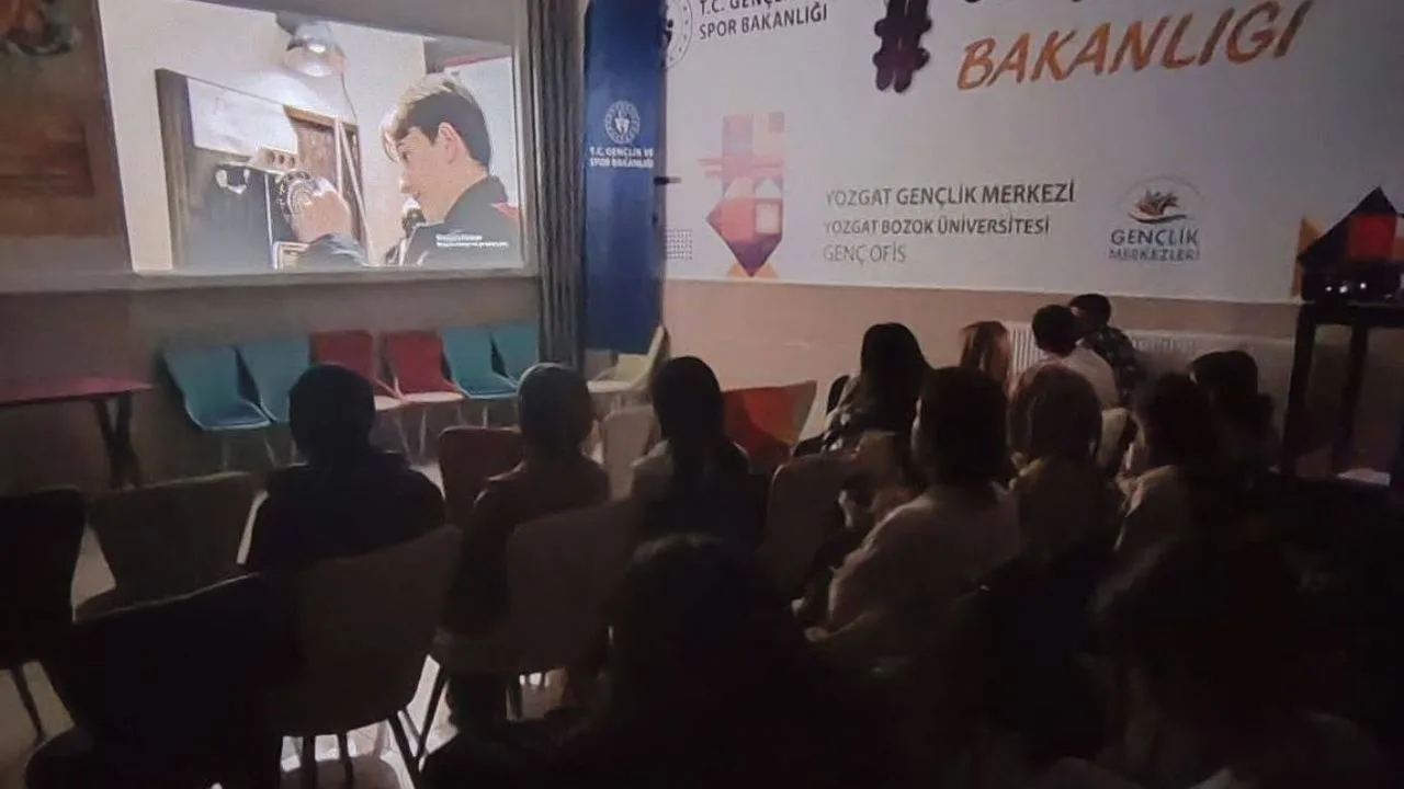 Yozgat Bozok Üniversitesi Genç Ofis’te, öğrencilerin kültürel katılımını teşvik etmek