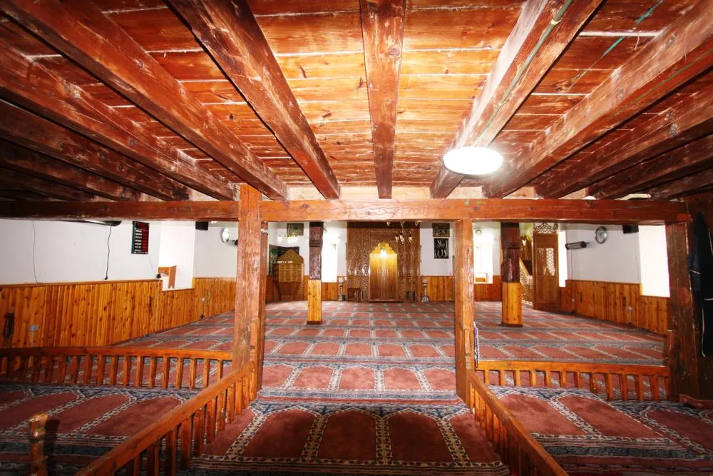 Yerköy'ün 277 Yıllık Tarihî Mirası: Saray Çapanoğlu Camii Zamana Meydan Okuyor Yerköy'ün 277 Yıllık Tarihî Mirası: Saray Çapanoğlu Camii Zamana Meydan Okuyor