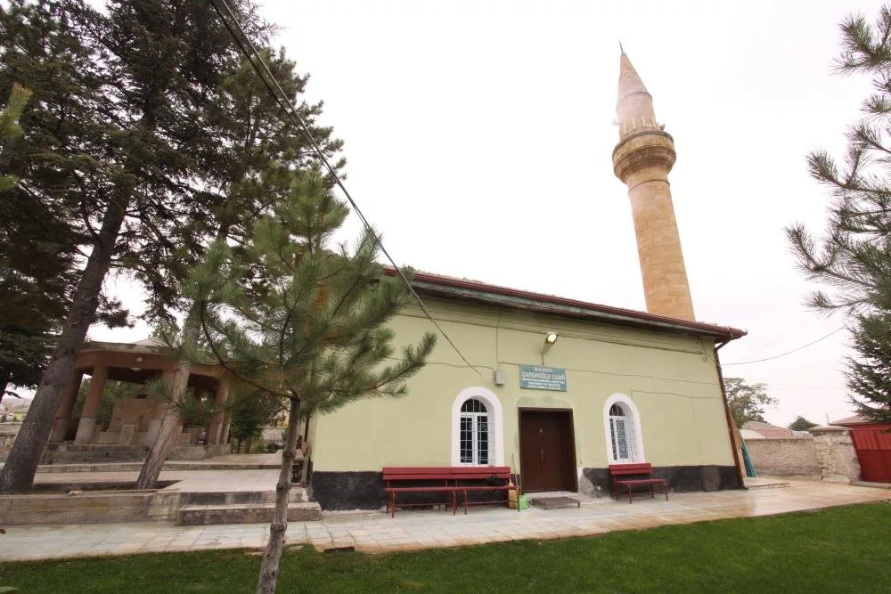 Yerköy'ün 277 Yıllık Tarihî Mirası: Saray Çapanoğlu Camii Zamana Meydan Okuyor Yerköy'ün 277 Yıllık Tarihî Mirası: Saray Çapanoğlu Camii Zamana Meydan Okuyor