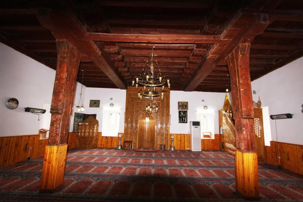Yerköy'ün 277 Yıllık Tarihî Mirası: Saray Çapanoğlu Camii Zamana Meydan Okuyor Yerköy'ün 277 Yıllık Tarihî Mirası: Saray Çapanoğlu Camii Zamana Meydan Okuyor