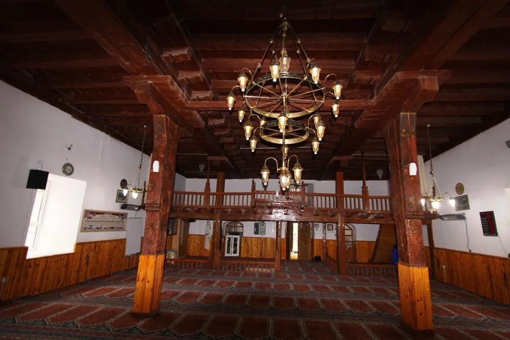 Yerköy'ün 277 Yıllık Tarihî Mirası: Saray Çapanoğlu Camii Zamana Meydan Okuyor Yerköy'ün 277 Yıllık Tarihî Mirası: Saray Çapanoğlu Camii Zamana Meydan Okuyor