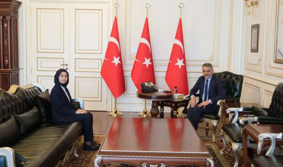 Yozgat'a kaymakam adayı olarak atanan Ayşe Mina Turan, Yozgat Valisi