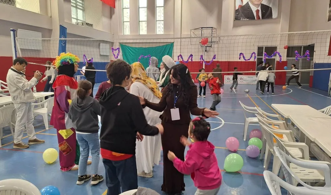 Yozgat'taki Çocuk Evleri Koordinasyon Merkezi'nde koruma altında bulunan çocuklar, üniversite